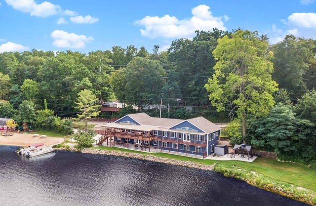 Accessible Blue Spruce Lodge: 340 ft of Lake Frontage, 80-ft wide Sandy Beach!