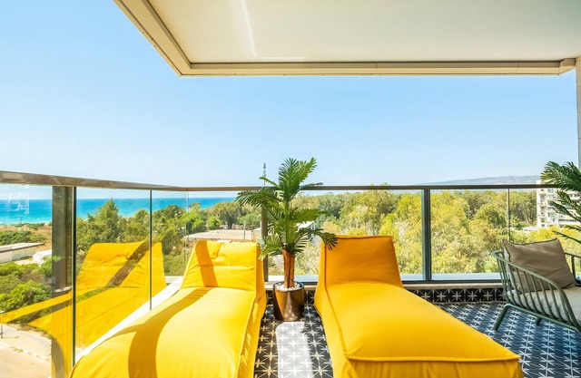 Achziv Stylish Beach Haven