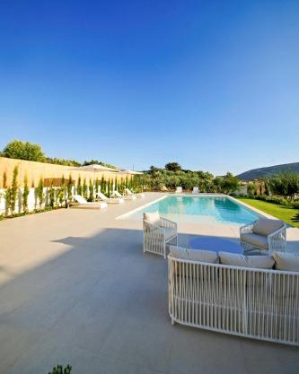 ACQUA PETRA Pool Villa & Suites
