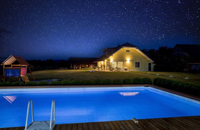 ACTIVE-FAMILY-HOLIDAYS, POOL, SAUNA, near KOLPA RIVER, Free Eletric Car Charger
