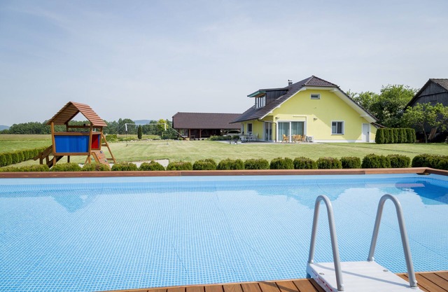 ACTIVE-FAMILY-HOLIDAYS, POOL, near KOLPA RIVER, Whole House, up to 12 person