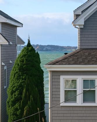 Adam's apartment Modern 3BR 2BA Free Parking by Swampscott Beach By Amana Green realty