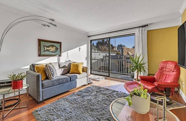 Adorable 1-Bedroom Apartment on Kitsilano Beach