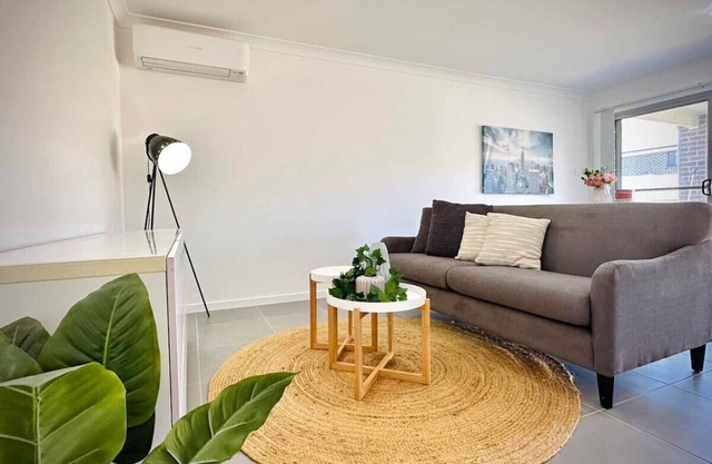 Adorable Modern 4 Br House | WiFi & Parking