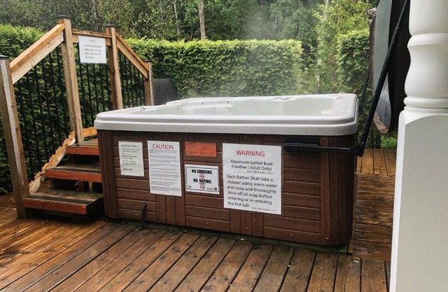 Adventure the Bruce Inn - Recently Renovated With Outdoor Hot Tub