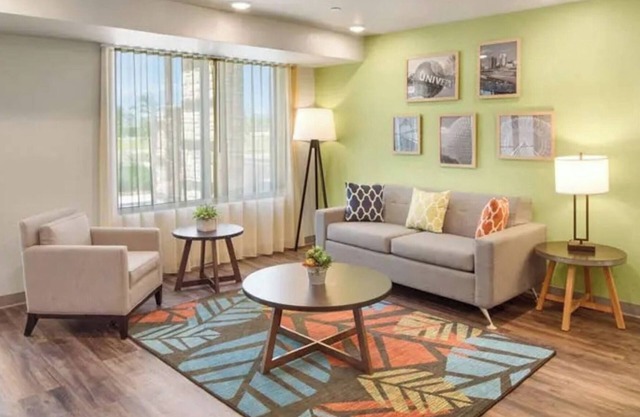 Affordable 2-Queen Room w/Kitchenette- Stay Near It All