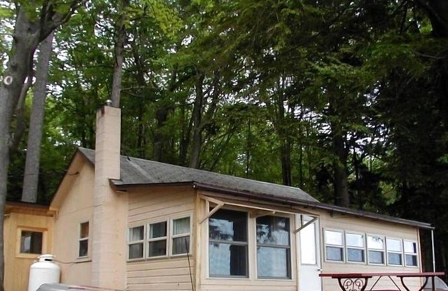 Affordable Family Fun on the Platte Lakes Van Hammen Cottage #1