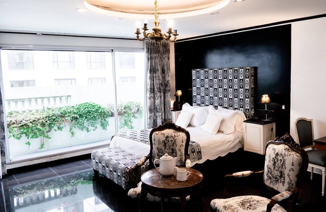 Ageless style in San Telmo: spacious studio apartment