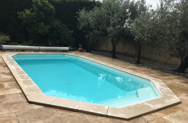 Agréable Villa Avec Cour Privée, Jardin Avec Barbecue, Terrasse et Piscine