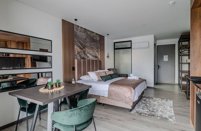 |Ahead| Chic Loft with balcony & AC
