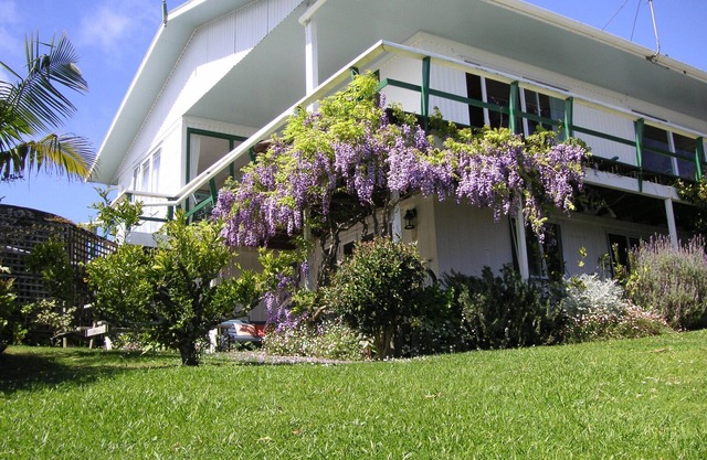 Aimeo Iti Studio in subtropical garden, very quiet and close to beach and town