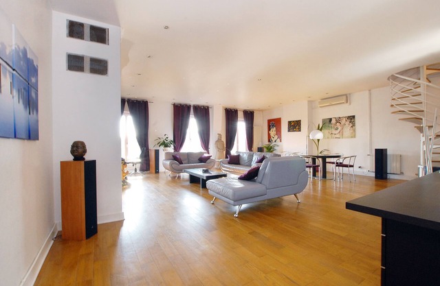 Ainay Sud/115 m² loft with 2 bedrooms + balcony