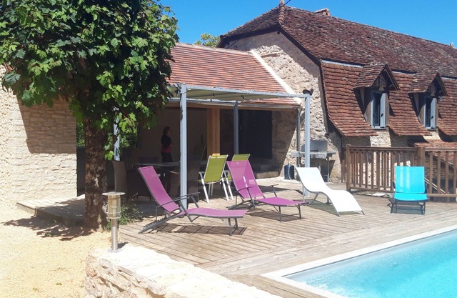 Air-conditioned Quercy cottage with heated pool and jacuzzi.