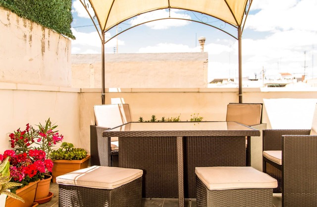 Air-conditioned apartment with Wifi fibre, 5 minutes from the center and 15 minutes from the sea
