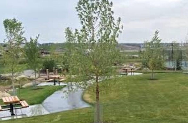 Airdrie - Comfy Stylish 2 bedroom Guest Suite -En route to the Rockies Alberta!