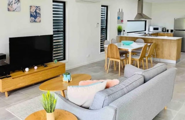 AIRLIE BEACH Delight. Hop, skip jump to everything