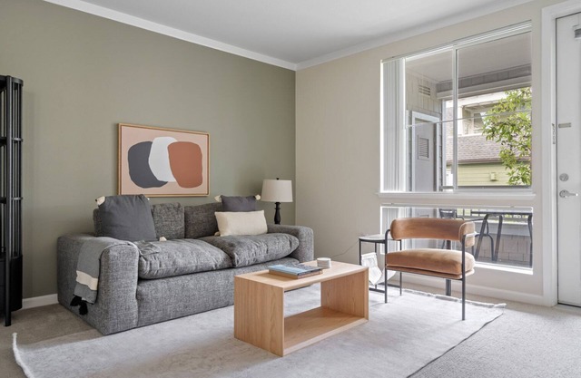 Airy San Mateo 1BR w/Clubhouse, Gym & W/D, nr Restaurants, by Blueground