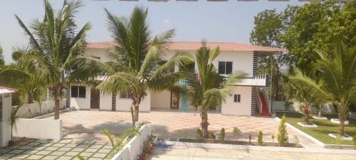 Akshay Farms