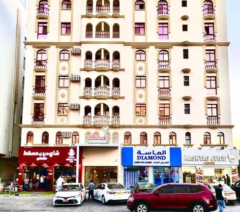 Al Reef Hotel Suits