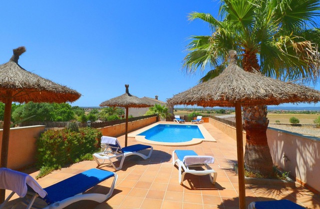 Alcoraia 408 traditional finca with private pool, terrace, barbecue and air conditioning