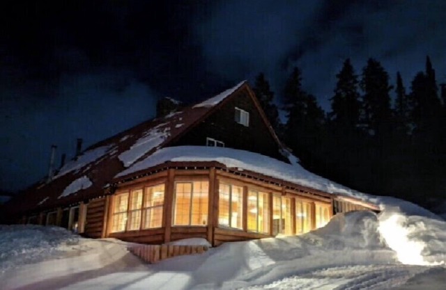 Alexander lake lodge