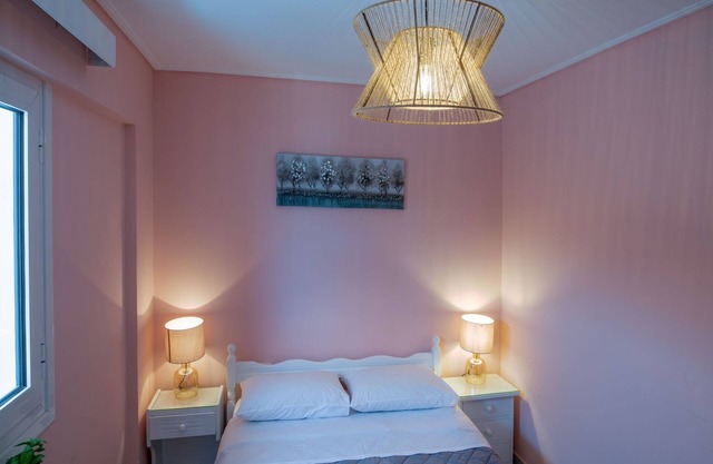 Aliki's Studio - One Bedroom Apartment, Sleeps 2