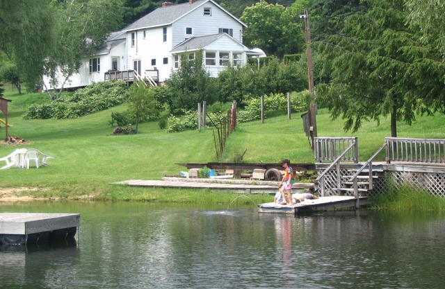 All-In-One Private Getaway! Country Mountains, Sandy Beach, Tons of Fun & Space!