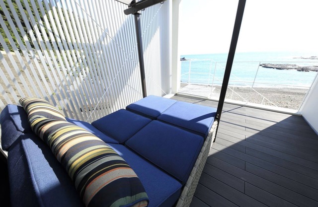 All rooms are oceanfront.