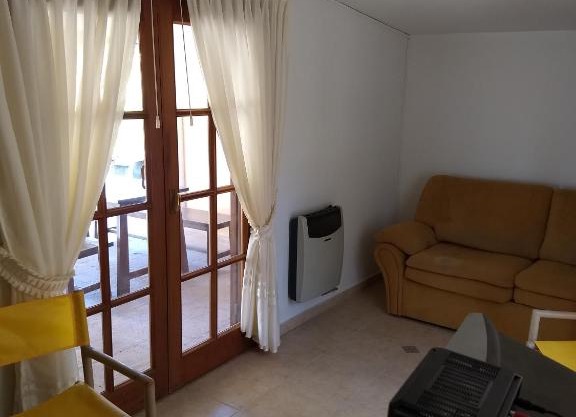 Alquilo casa en Villa Los Aromos