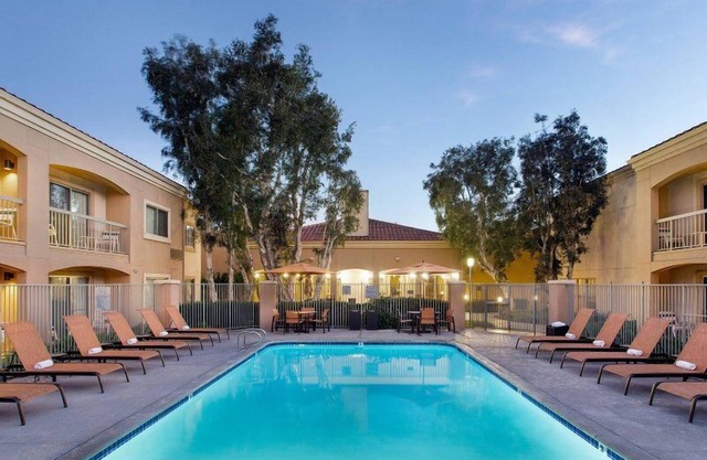 Always a Great Idea To Unwind! Pet-Friendly, Near Pleasant Valley Fields