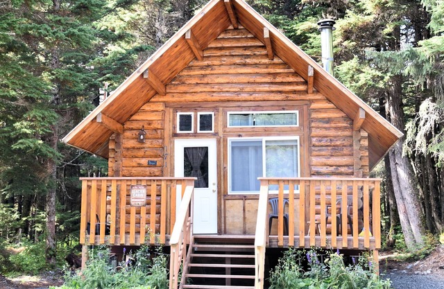 Alyeska Hideaway Log Cabins - Glacier Cabin