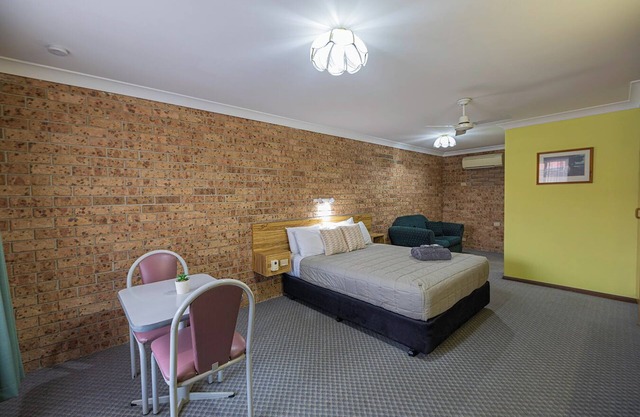 ALYN MOTEL