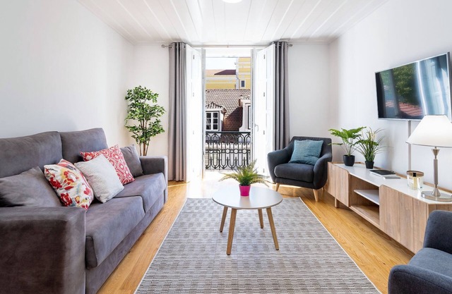 Amazing 1BDR Apartment in Chiado by LovelyStay