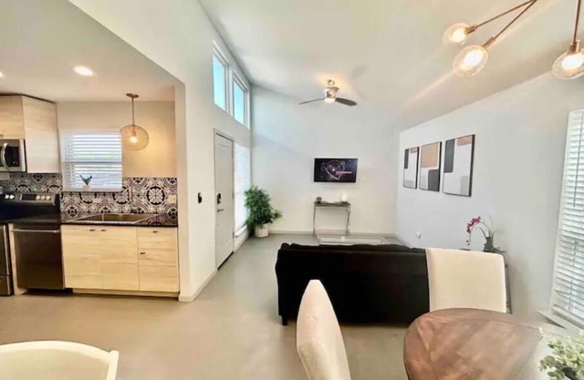 Amazing 2Bd home near Downtownn