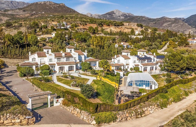 Amazing apartment in Alcaucín