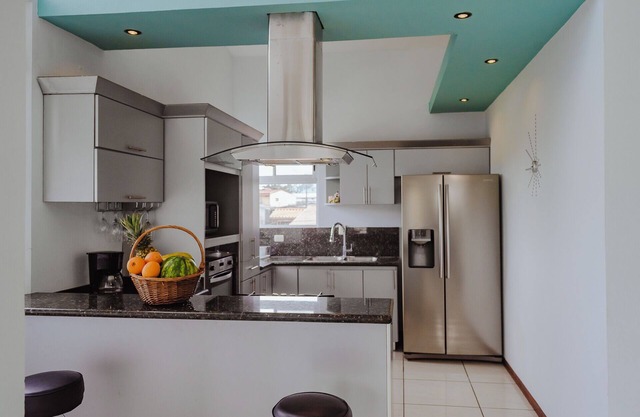 Amazing apartment with Jacuzzi, near the airport.