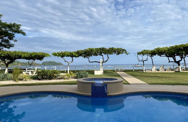 Amazing Beach Front Condo w/Pool, Endless Beach, Flamingo/Potrero