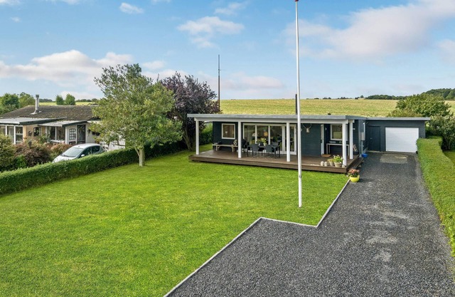 Amazing home in Børkop with WiFi