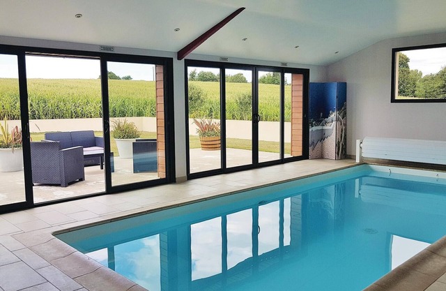 Amazing home in Elliant
