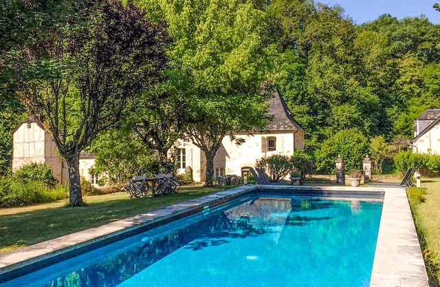 Amazing home in Sarrazac with WiFi