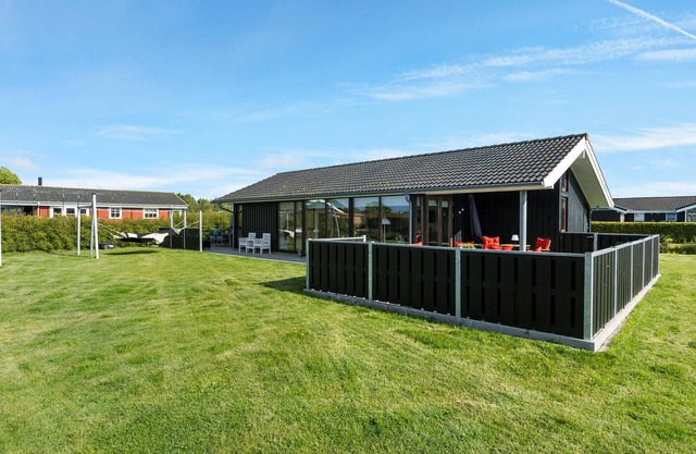 Amazing home in Sydals with WiFi