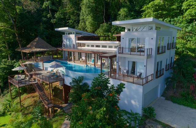 Amazing luxury ocean view home, infinity pool, gated community - 8p