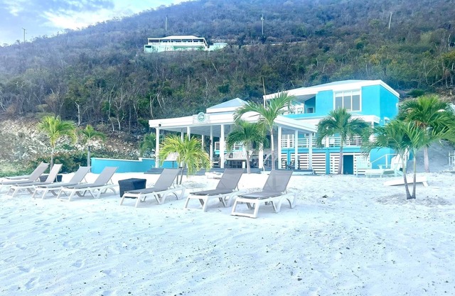 Amazing Oceanfront Beach Home w/pool & pavilion in White Bay/Jost Van Dyke, BVI.