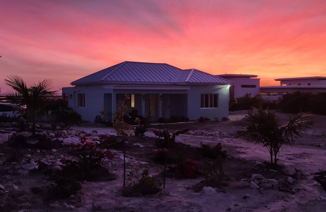 Amazing sunsets 6 minutes from the Beach