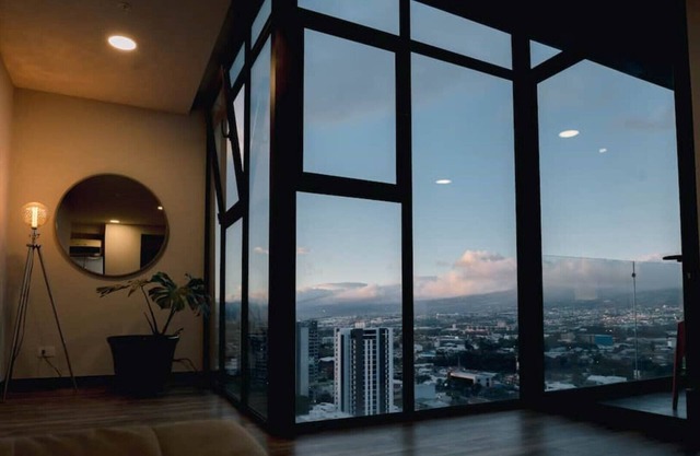 amazing view, 20th floor, near the airport.