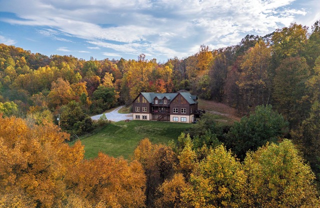 AMAZING VIEWS! Hiking/Shenandoah ParkAccess/62 Private ACRES-4 Bedroom Suites