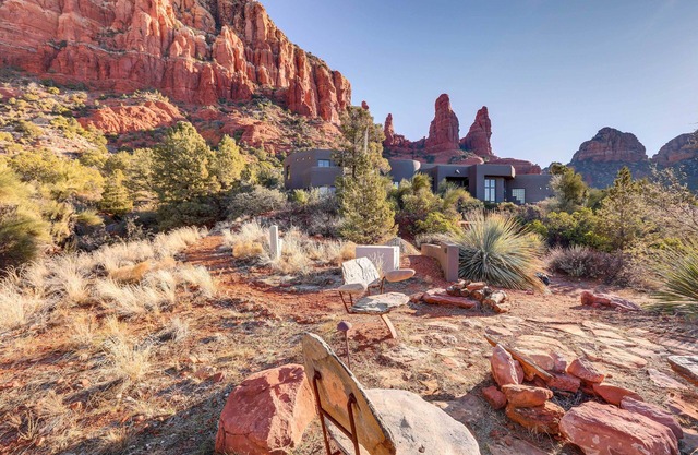 Amazing Views & On-Site Hiking: Sedona Studio