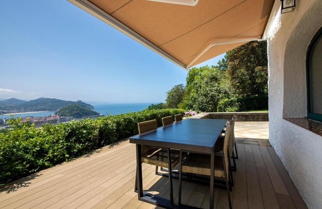 Amazing views over San Sebastian in a family cottage