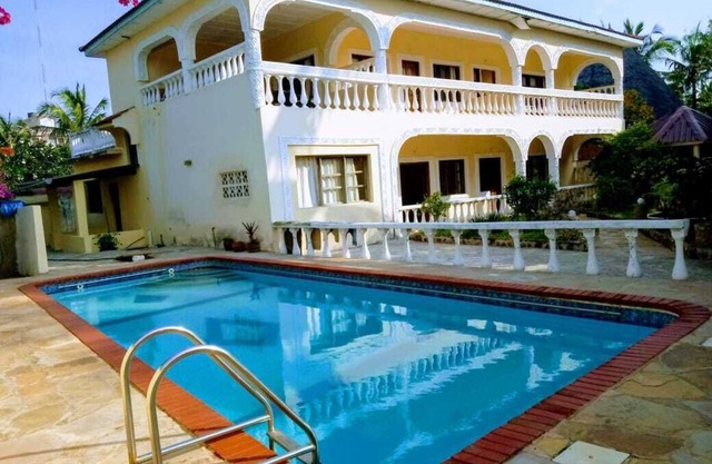 Amazing villa near the beach