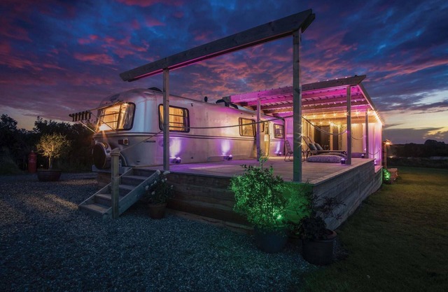 American Airstream - Blossom Farm - Tiers Cross